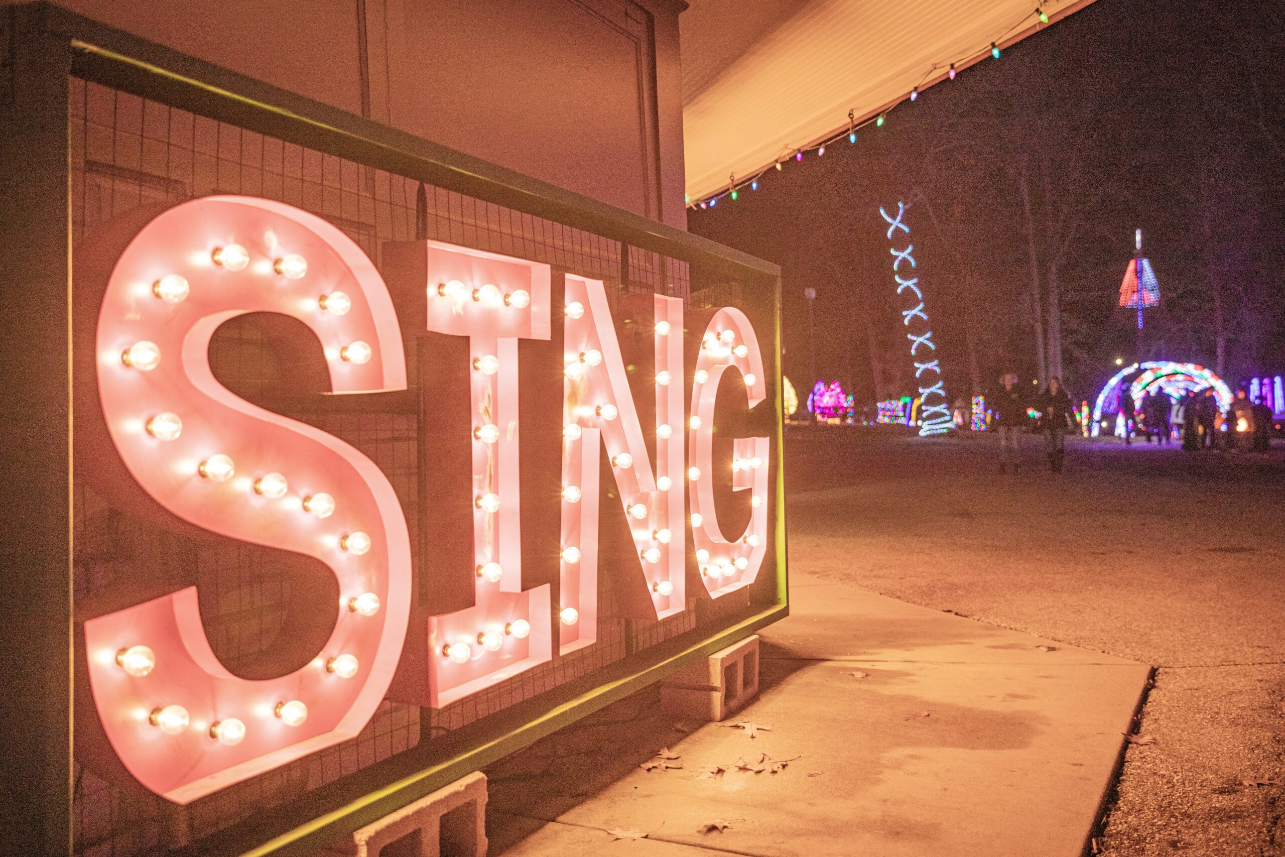 Lights that say SING